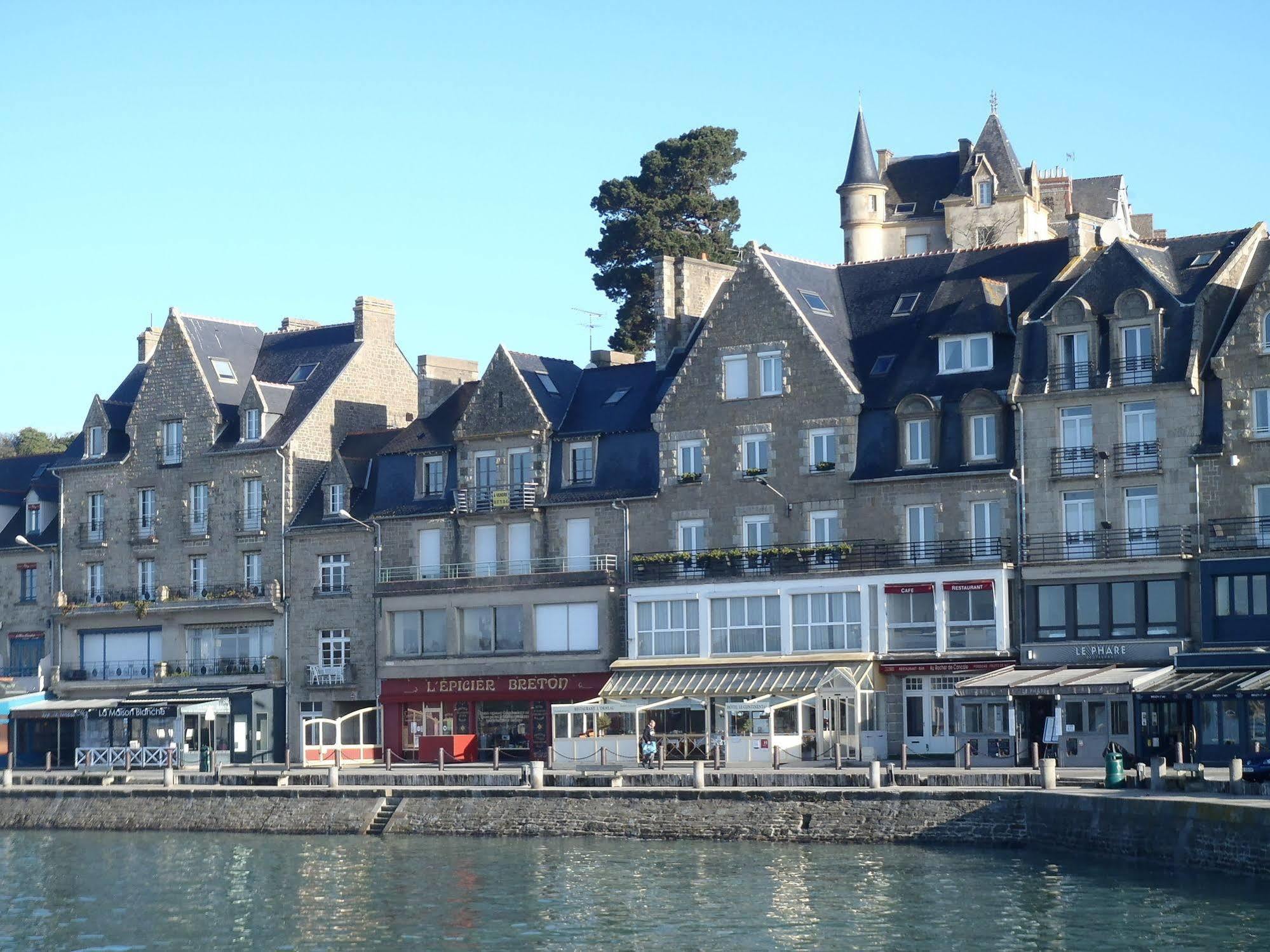Le Continental Hotel