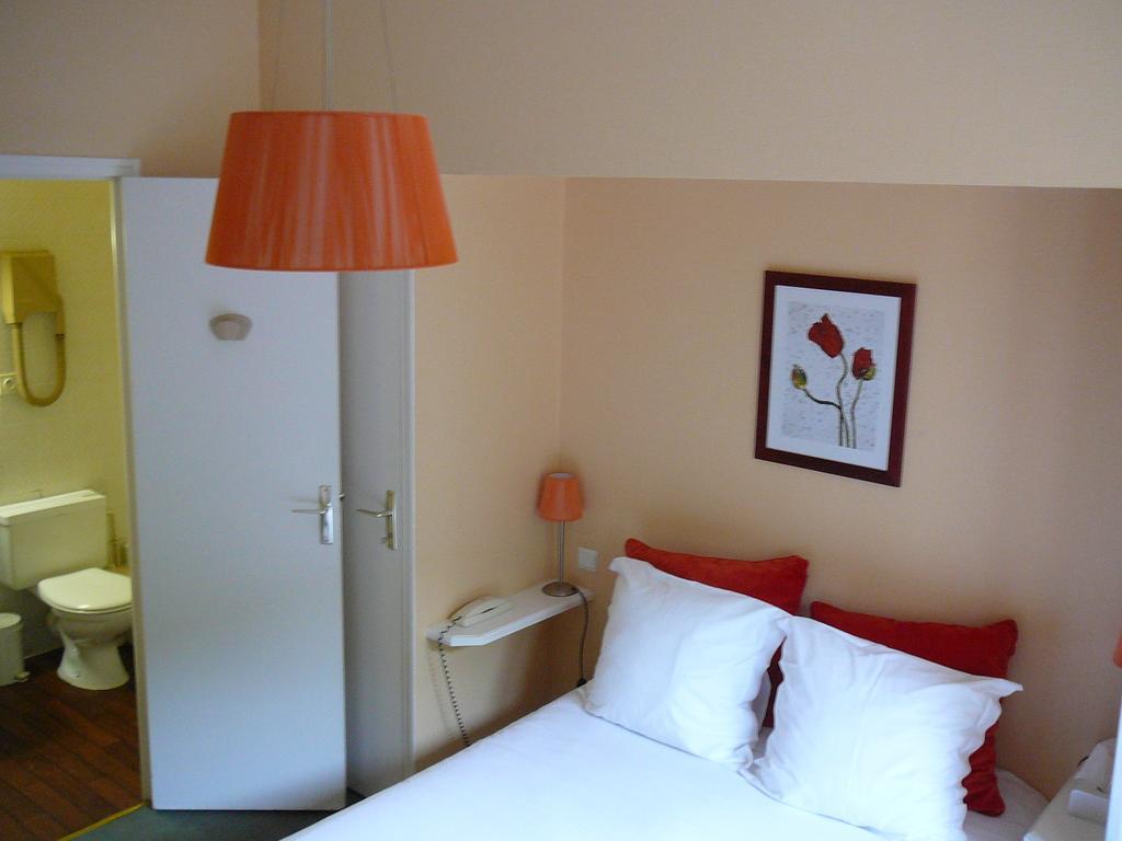 Le Continental Hotel